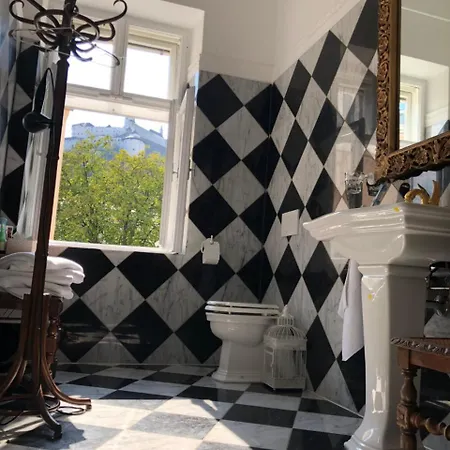 Bed & Breakfast Sarah's Altstadt Oase 4*