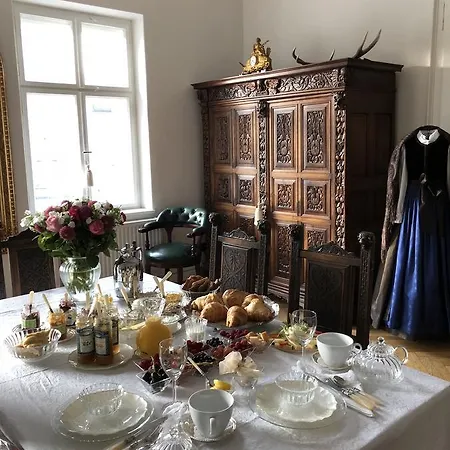 Sarah's Altstadt Oase Bed & Breakfast 4*