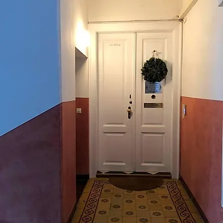 Sarah's Altstadt Oase Bed & Breakfast 4*