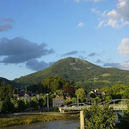 Oda ve Kahvaltı Sarah's Altstadt Oase Salzburg