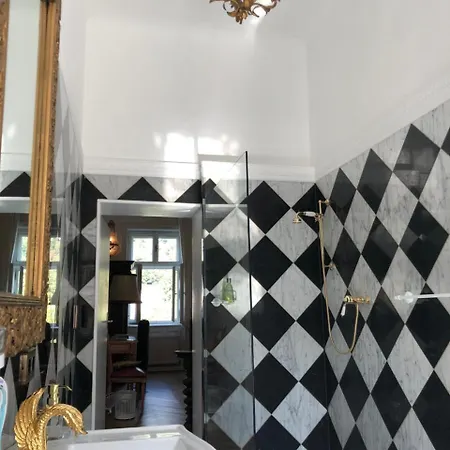 Sarah's Altstadt Oase 4*