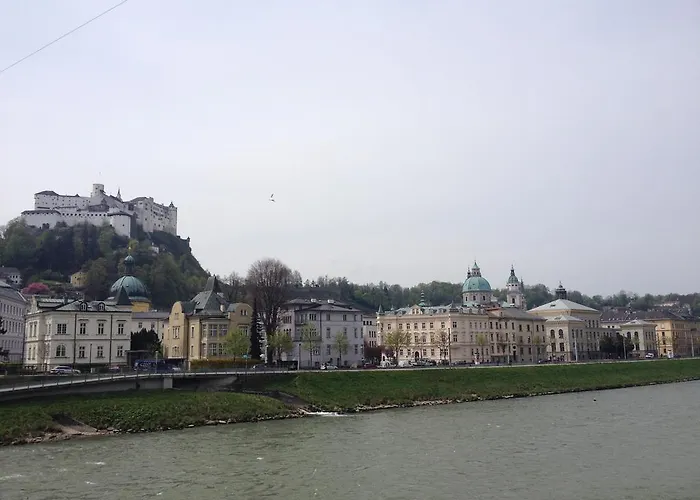 Sarah's Altstadt Oase Bed & Breakfast 4*