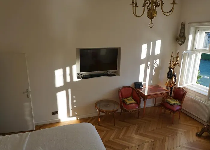 Sarah's Altstadt Oase Bed & Breakfast